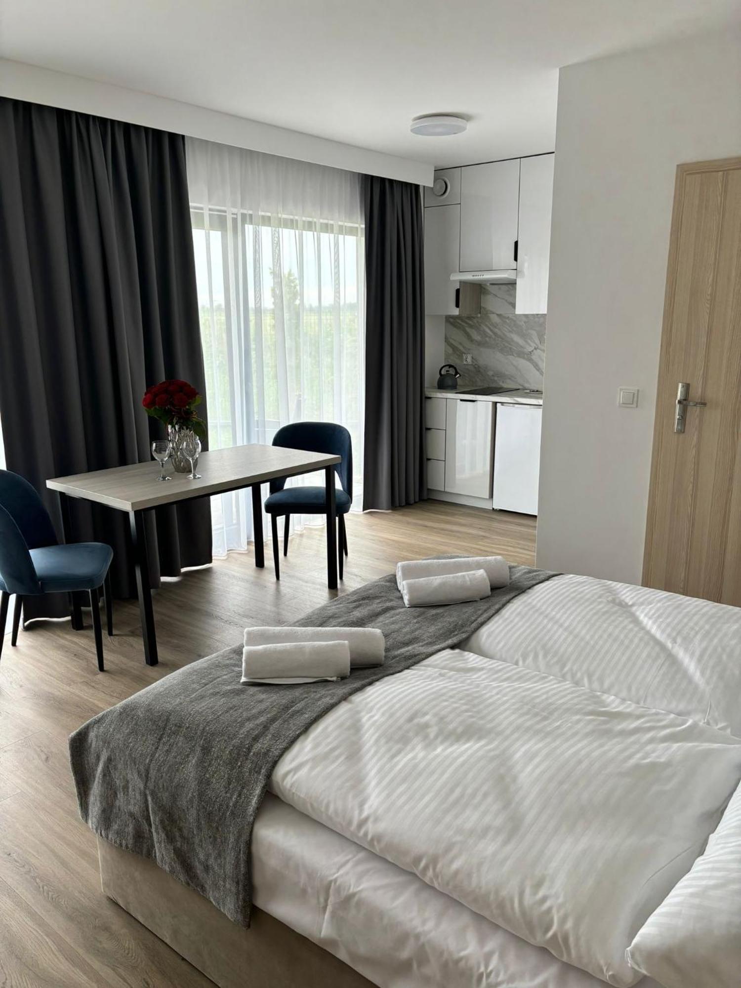 Hotel I Apartamenty Gorzelanny ジビジノ エクステリア 写真